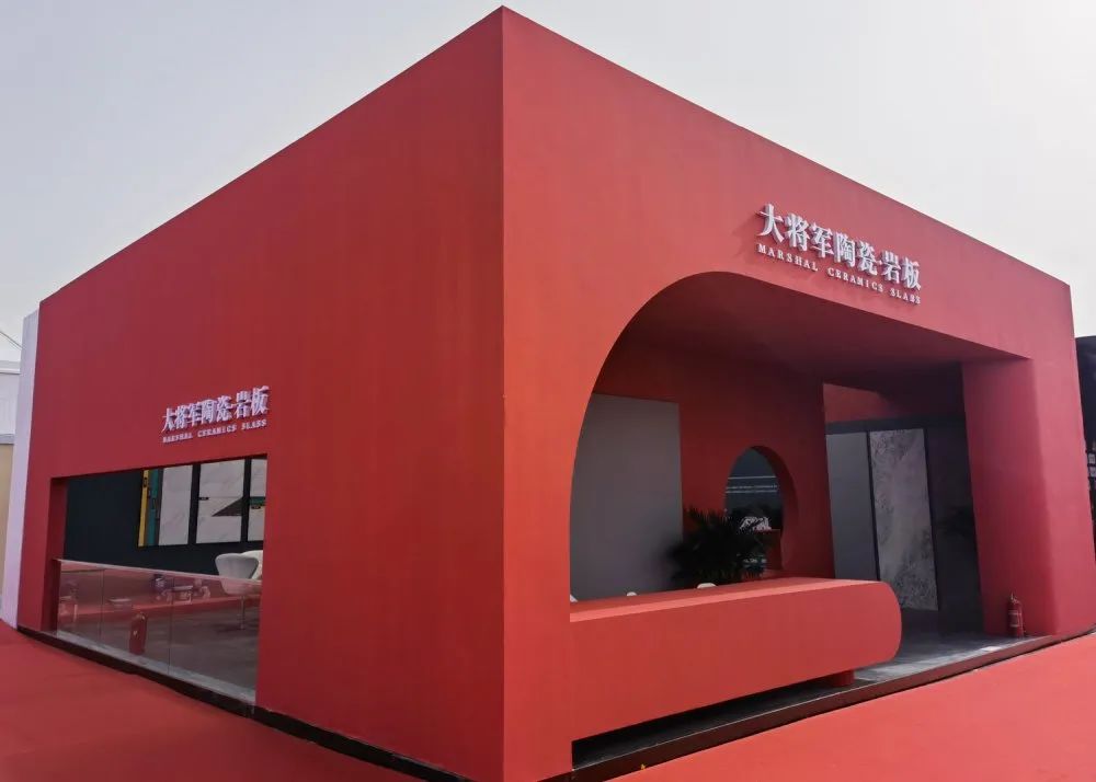 焦點(diǎn)！大將軍驚艷亮相雄安德維斯建博會，流量爆棚引圍觀！(圖2)
