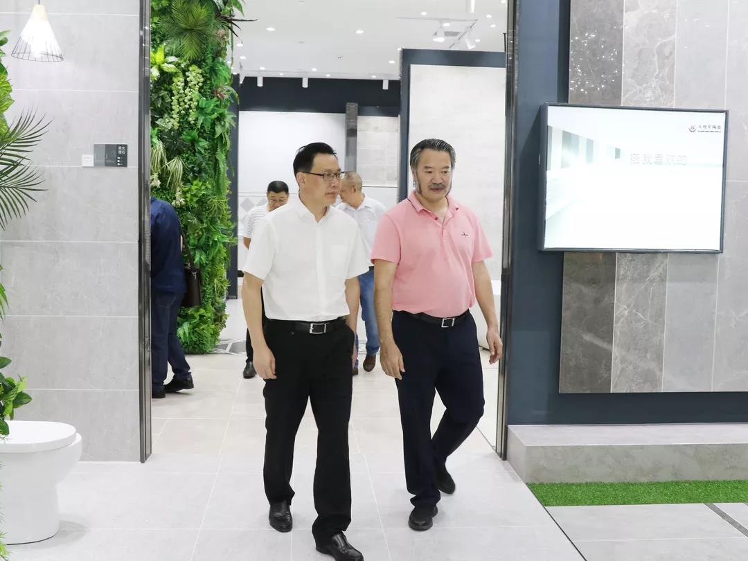 頭條丨衡陽政府考察團再度走進將軍企業(yè)，共商發(fā)展未來！
(圖2)